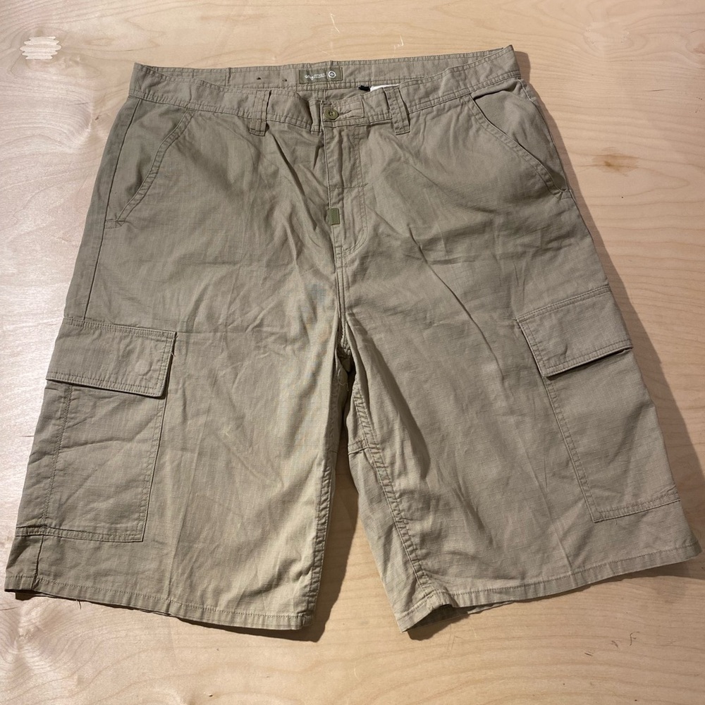 LRG Olive Cargo Shorts for Men 40 (NO)